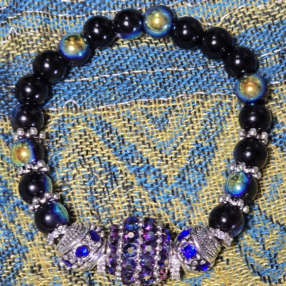Frizzy K Lizzie Jewelry - Dark Blue and Iridescent Purple Beaded Stretch Bracelet with Silver Accents